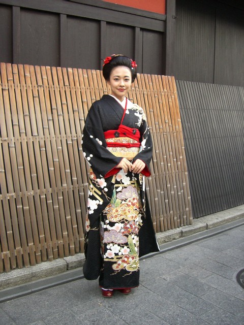 Congratulations! Won the first prize in All Japan Kimono Queen Contest 2007 North Japan